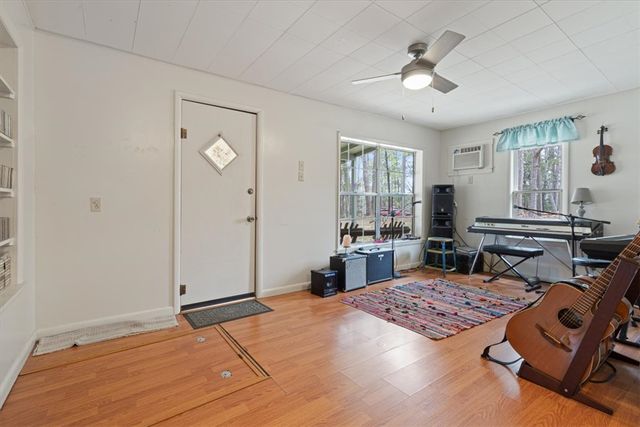 60 Clay Street, Eureka Springs, AR 72632