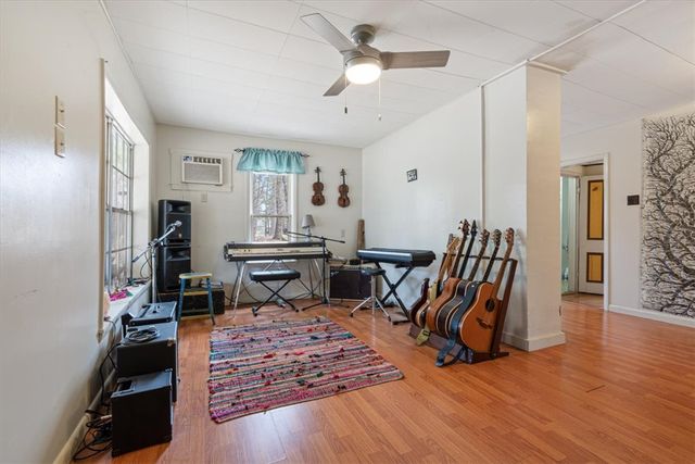 60 Clay Street, Eureka Springs, AR 72632