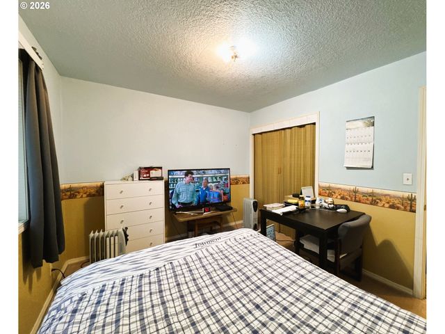 1918 Se REGNER Rd, Gresham, OR 97080