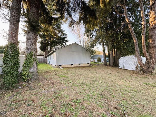 1918 Se REGNER Rd, Gresham, OR 97080