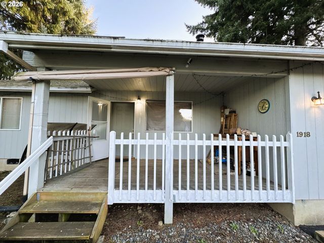 1918 Se REGNER Rd, Gresham, OR 97080