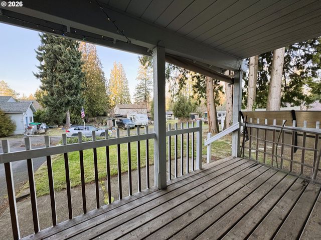 1918 Se REGNER Rd, Gresham, OR 97080