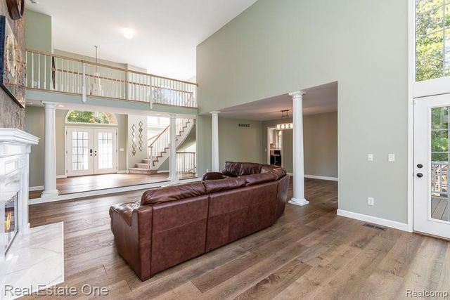 670 Cherry Tree Lane, Rochester Hills, MI 48306