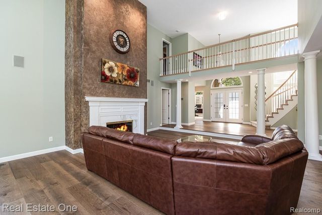 670 Cherry Tree Lane, Rochester Hills, MI 48306