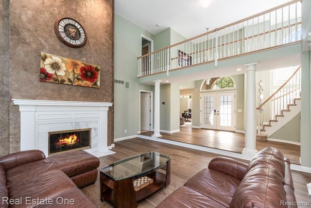 670 Cherry Tree Lane, Rochester Hills, MI 48306
