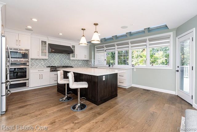 670 Cherry Tree Lane, Rochester Hills, MI 48306