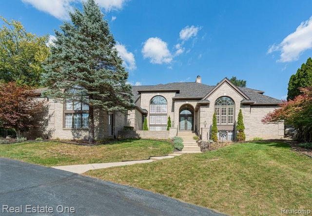 670 Cherry Tree Lane, Rochester Hills, MI 48306