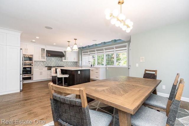 670 Cherry Tree Lane, Rochester Hills, MI 48306