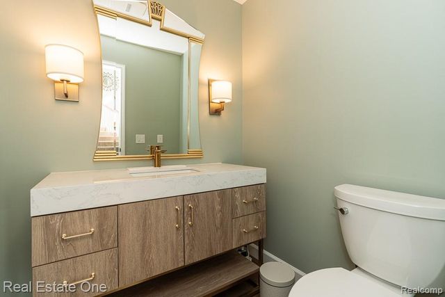 670 Cherry Tree Lane, Rochester Hills, MI 48306