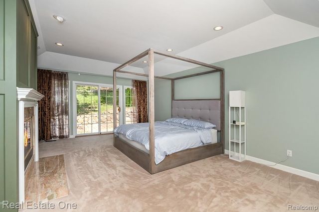 670 Cherry Tree Lane, Rochester Hills, MI 48306