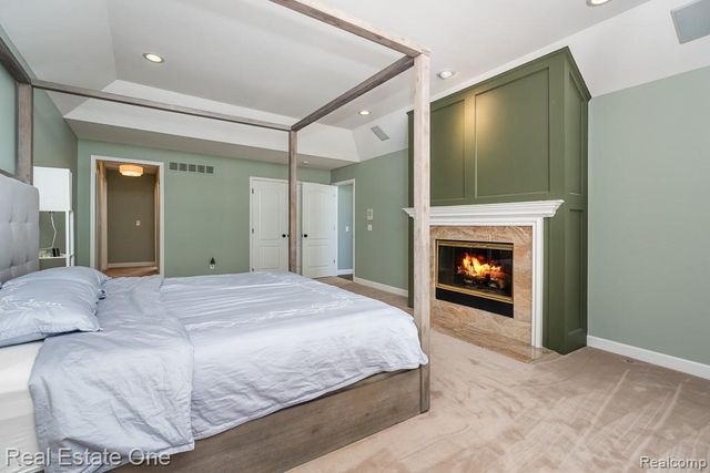 670 Cherry Tree Lane, Rochester Hills, MI 48306
