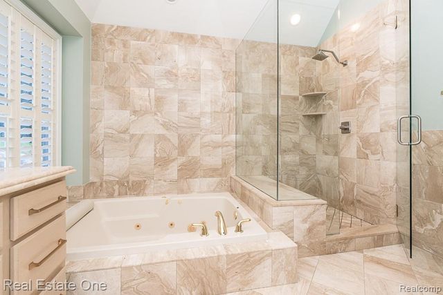 670 Cherry Tree Lane, Rochester Hills, MI 48306