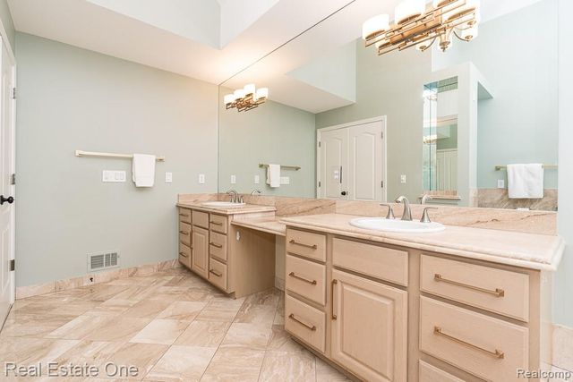 670 Cherry Tree Lane, Rochester Hills, MI 48306