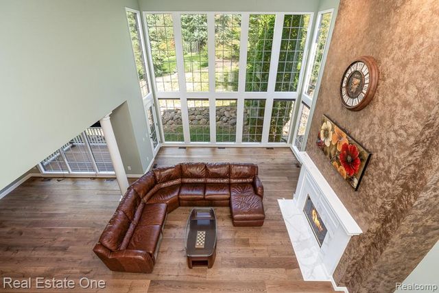 670 Cherry Tree Lane, Rochester Hills, MI 48306