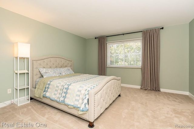 670 Cherry Tree Lane, Rochester Hills, MI 48306