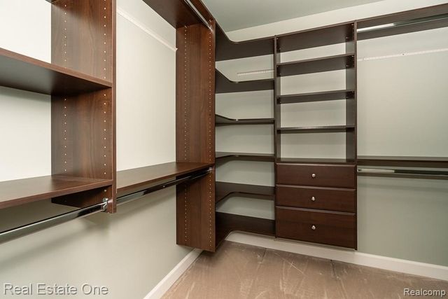 670 Cherry Tree Lane, Rochester Hills, MI 48306