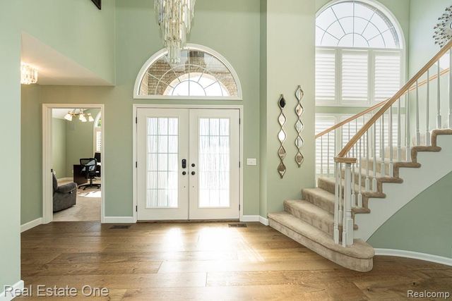 670 Cherry Tree Lane, Rochester Hills, MI 48306