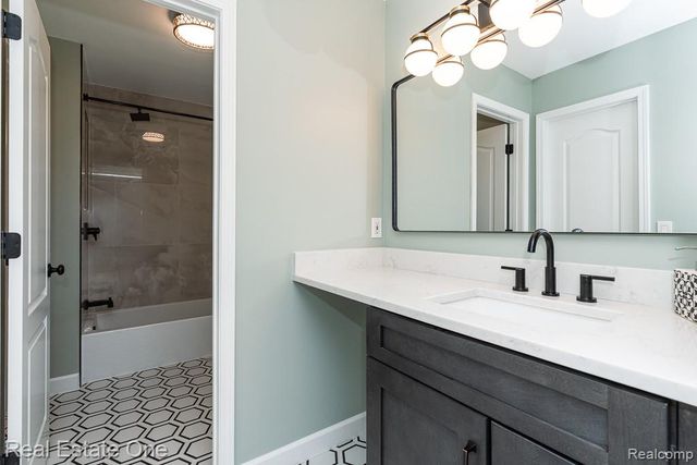 670 Cherry Tree Lane, Rochester Hills, MI 48306