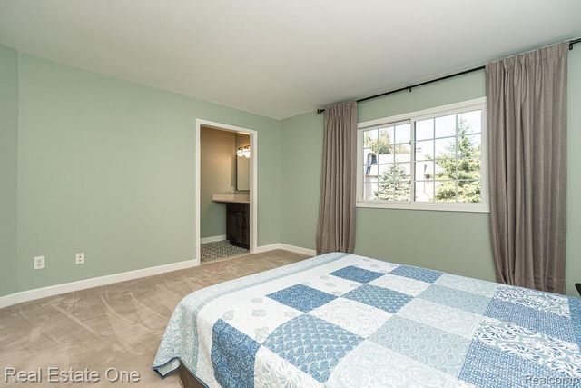 670 Cherry Tree Lane, Rochester Hills, MI 48306