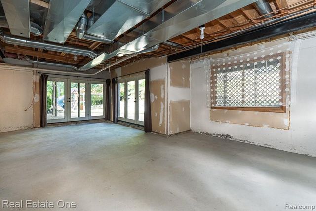 670 Cherry Tree Lane, Rochester Hills, MI 48306