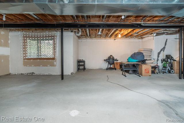 670 Cherry Tree Lane, Rochester Hills, MI 48306