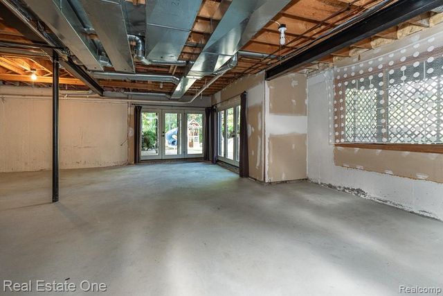 670 Cherry Tree Lane, Rochester Hills, MI 48306