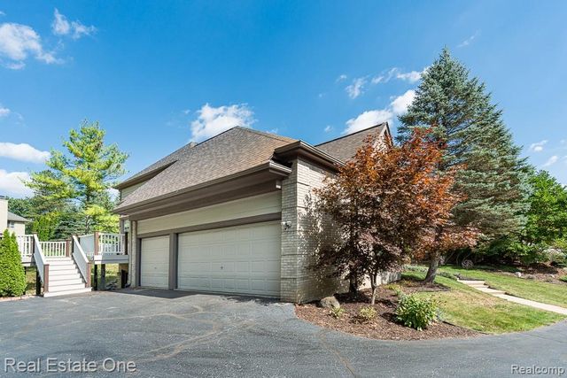 670 Cherry Tree Lane, Rochester Hills, MI 48306