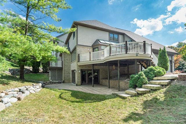 670 Cherry Tree Lane, Rochester Hills, MI 48306