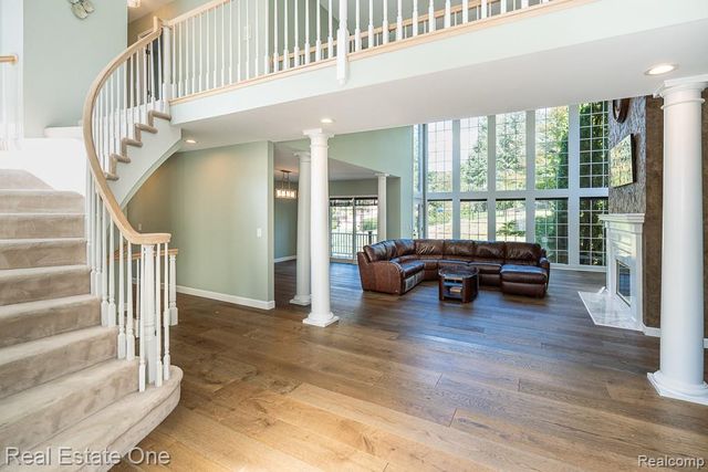 670 Cherry Tree Lane, Rochester Hills, MI 48306