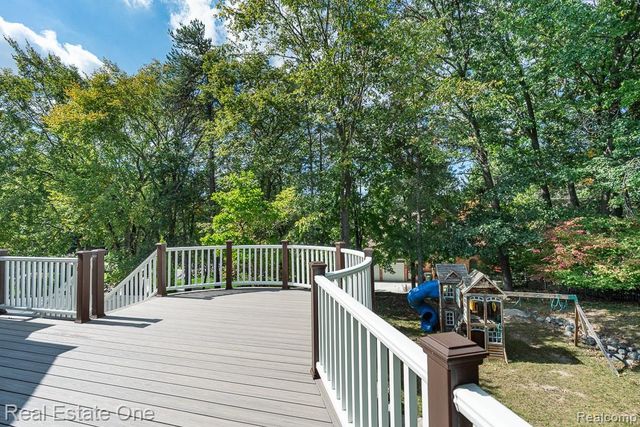 670 Cherry Tree Lane, Rochester Hills, MI 48306