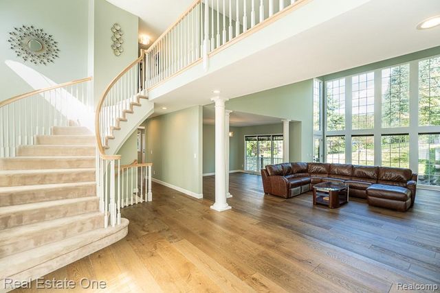 670 Cherry Tree Lane, Rochester Hills, MI 48306