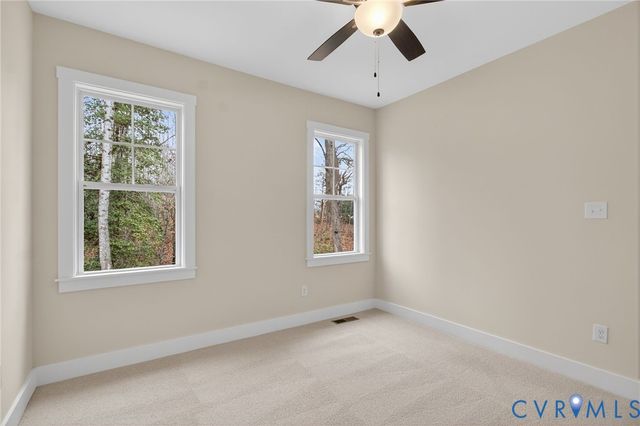 115 E Sunrise Dr, Warsaw, VA 22572