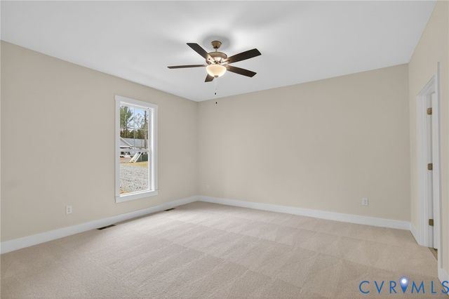 115 E Sunrise Dr, Warsaw, VA 22572