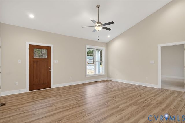 115 E Sunrise Dr, Warsaw, VA 22572