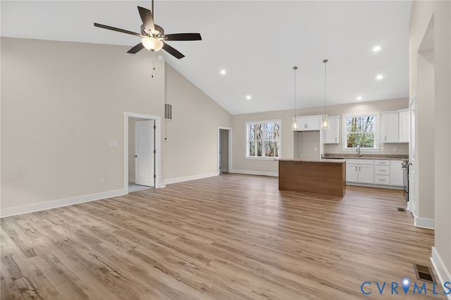 115 E Sunrise Dr, Warsaw, VA 22572