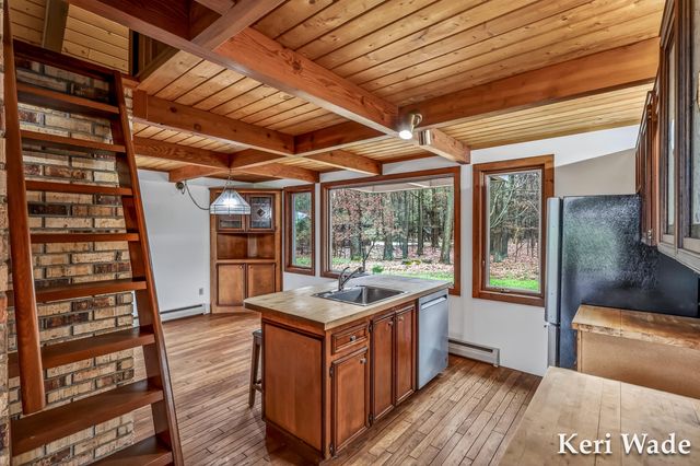 5214 Scenic Drive, Whitehall, MI 49461