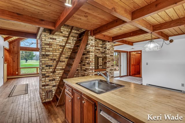 5214 Scenic Drive, Whitehall, MI 49461