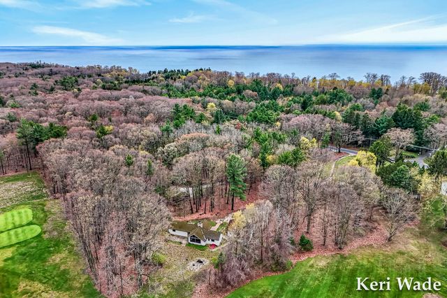 5214 Scenic Drive, Whitehall, MI 49461