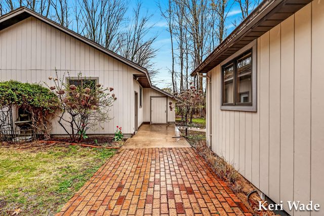 5214 Scenic Drive, Whitehall, MI 49461