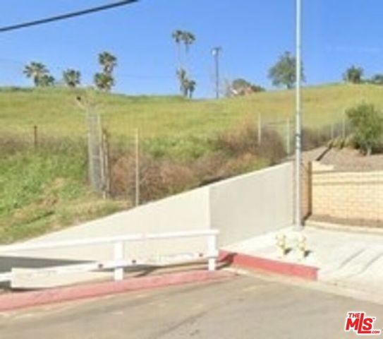 13419 Foothill Blvd, Sylmar (los Angeles), CA 91342