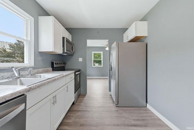 215 Hartzell Road, New Haven, IN 46774