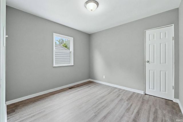215 Hartzell Road, New Haven, IN 46774