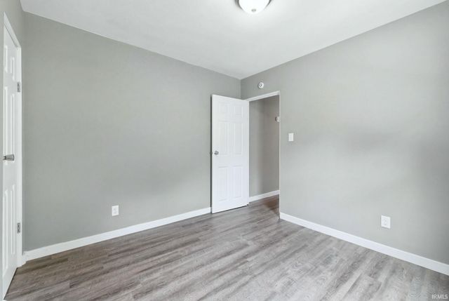 215 Hartzell Road, New Haven, IN 46774