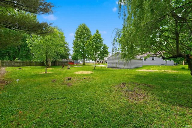 215 Hartzell Road, New Haven, IN 46774