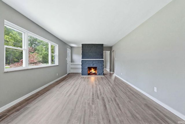 215 Hartzell Road, New Haven, IN 46774