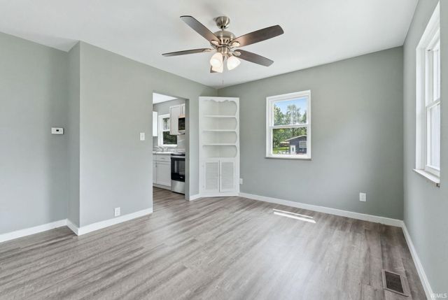 215 Hartzell Road, New Haven, IN 46774