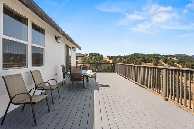 2408 Celestin Ct, Ukiah, CA 95482