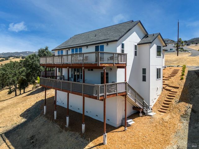 2408 Celestin Ct, Ukiah, CA 95482