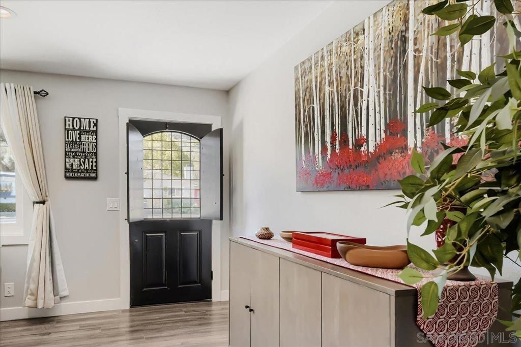 4902 Chateau Drive, San Diego, CA 92117 — photo 4