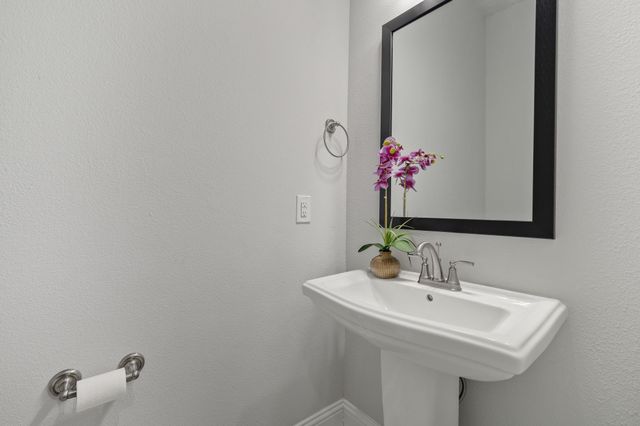 177 Mccartt Drive, Lewisville, TX 75067